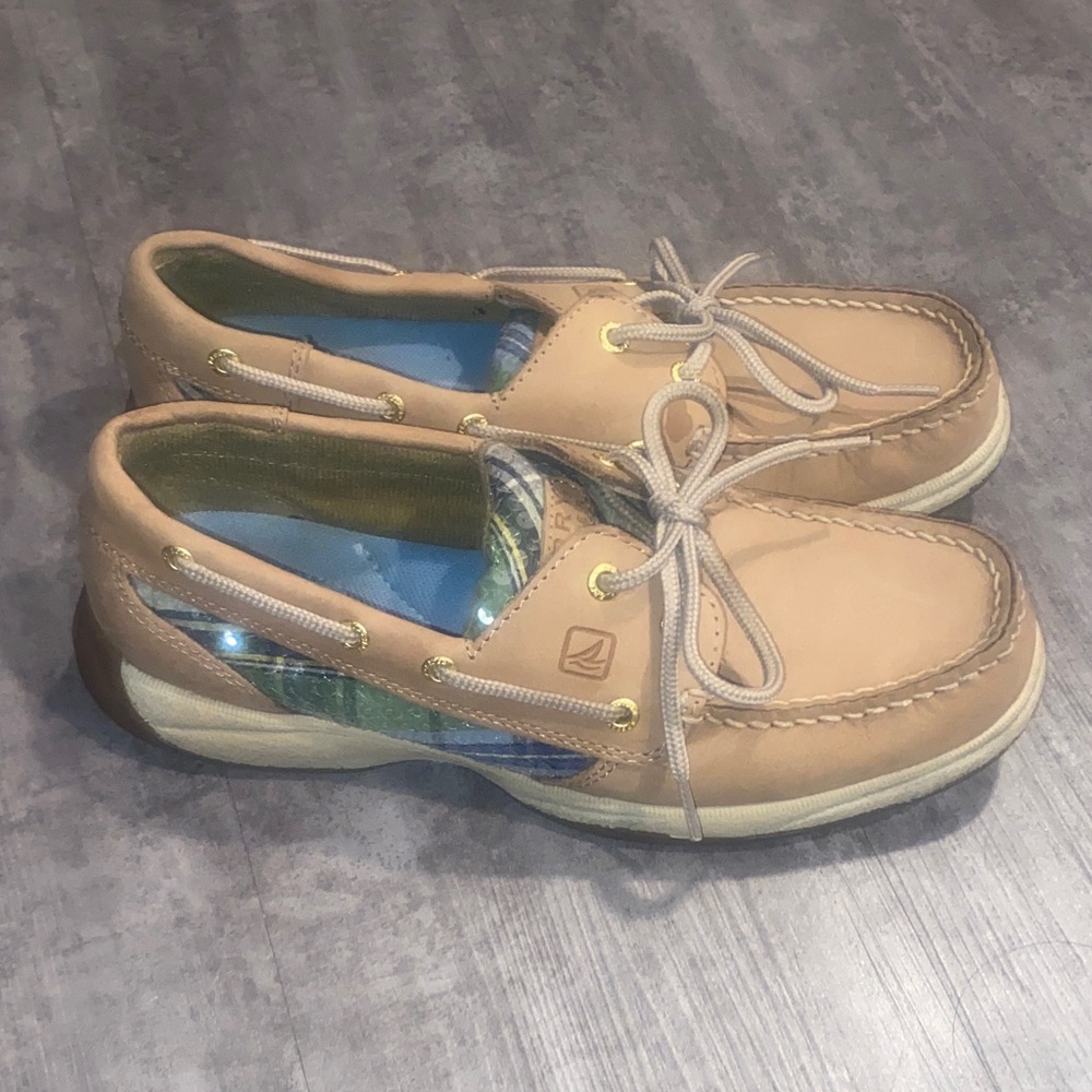 Sperry Beige Boat Shoes with Blue Accents